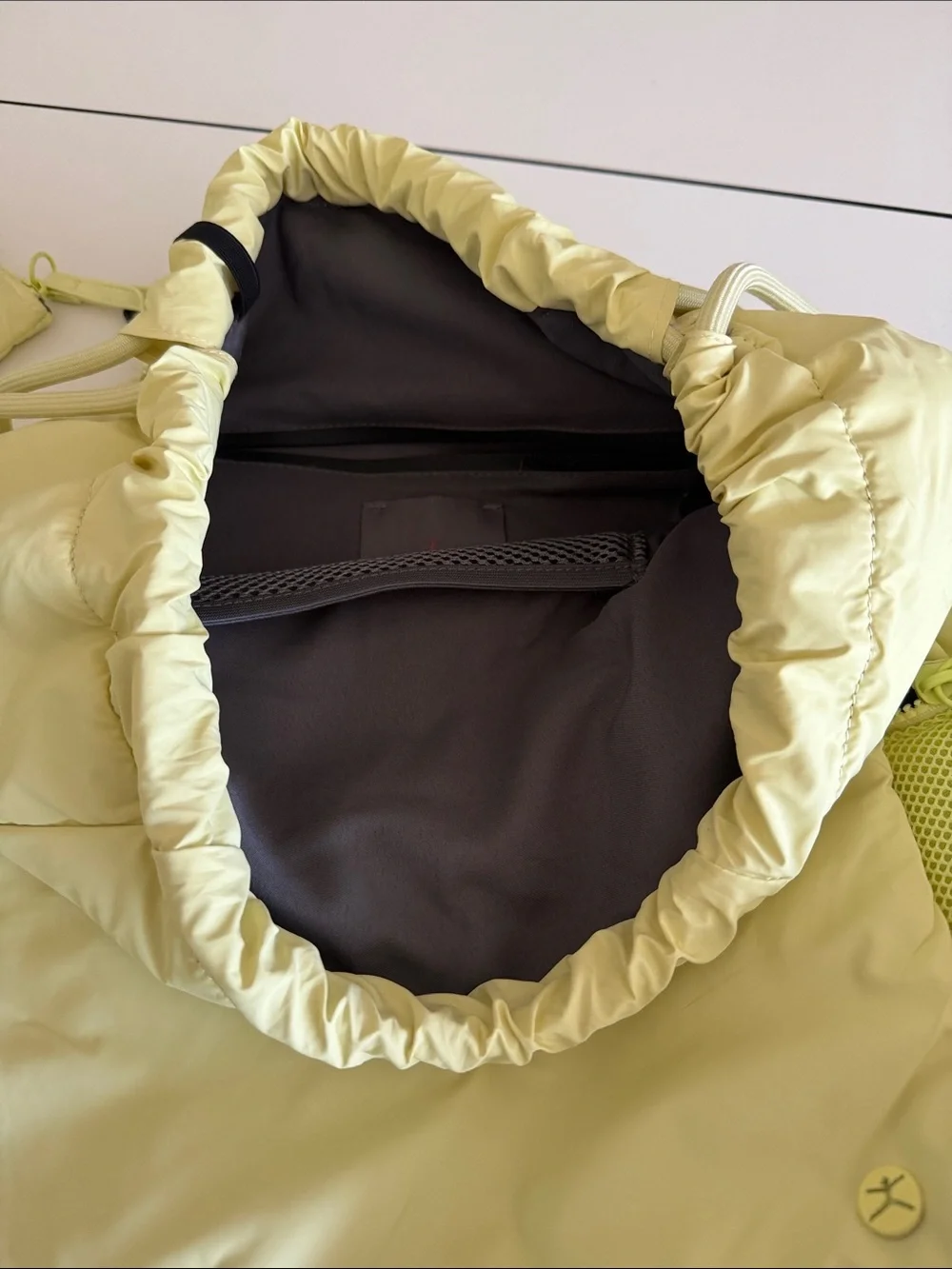 Danskin Pale Yellow-Green Mesh Accent Drawstring Tote